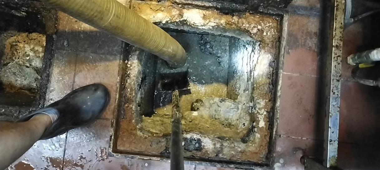 滨海污水池清理一般都有毒气，怎么预防中毒呢？